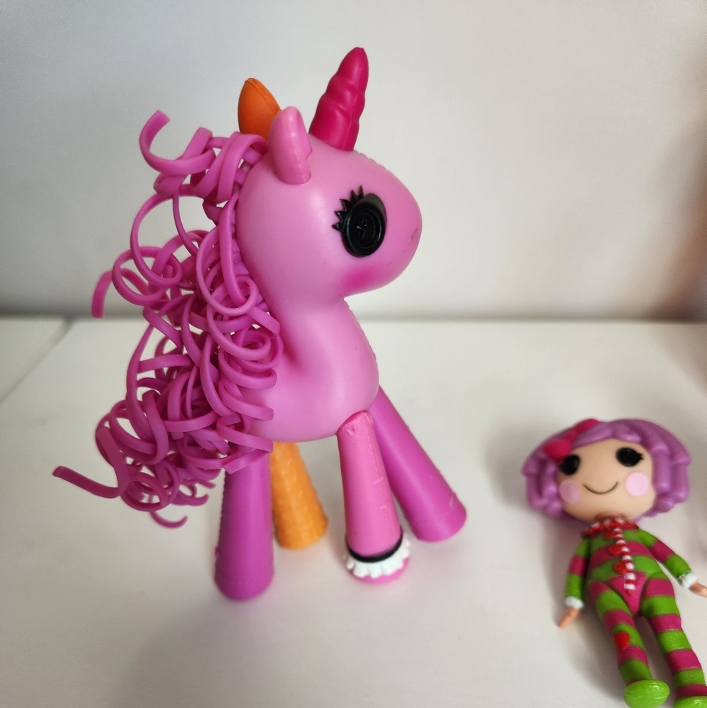 3 Lalaloopsy Mini Dolls and 2 Horses 🐎 Scone Featherbed Macedamia Marina Sahara - Picture 4 of 15